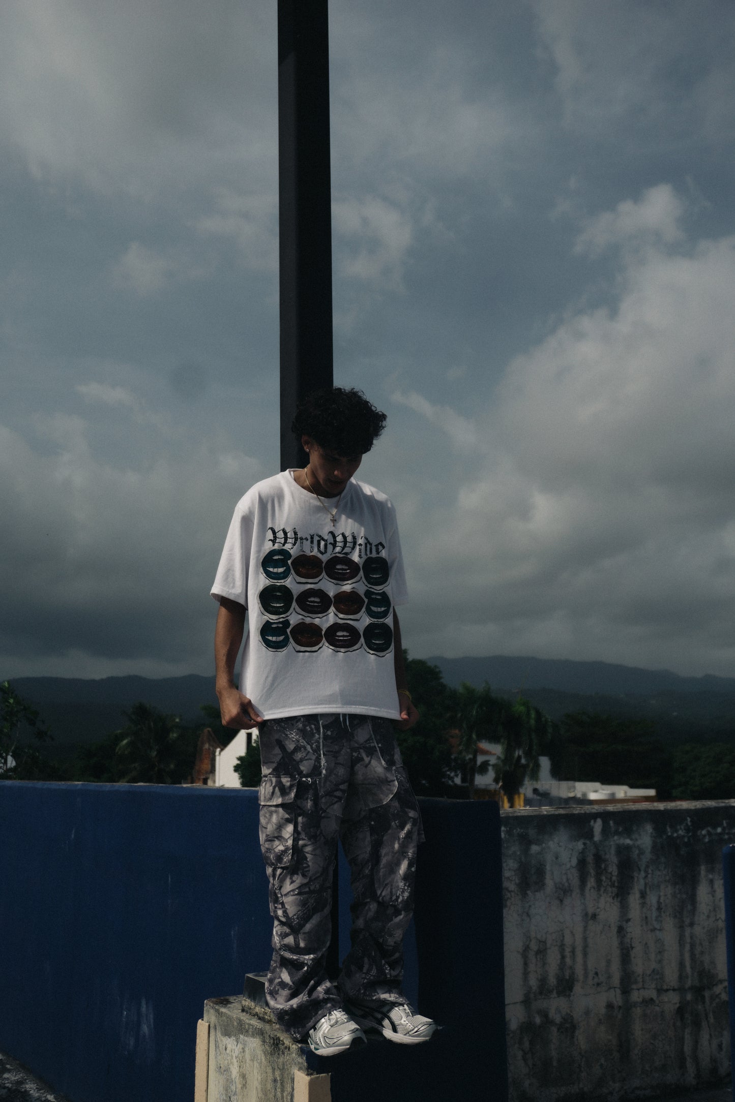 WrldWide Global Kisses Tee