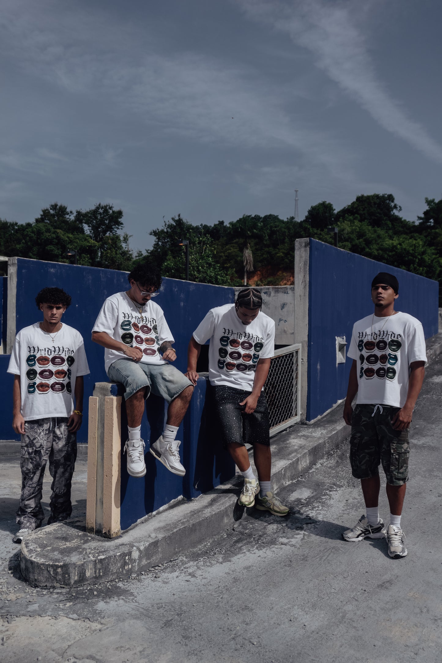 WrldWide Global Kisses Tee